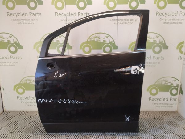 Puerta Delantera Izquierda Chevrolet Tracker (05632168)