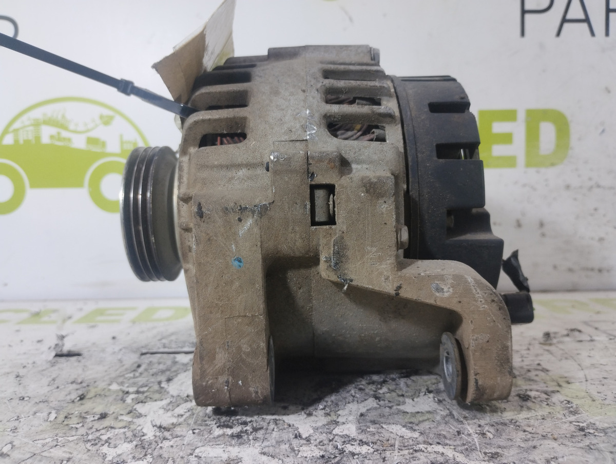 Alternador Renault Clio Mio 1.2 (05683415)