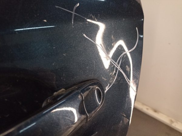 Puerta Trasera Izquierda Vw Vento Lv (04237788)