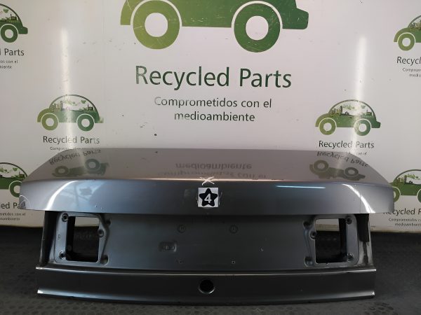 Tapa De Baul Vw Santana (04424119)