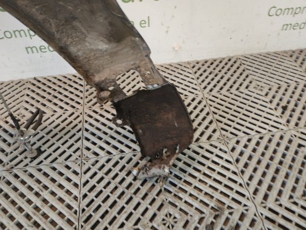 Guardabarro Derecho Audi A3 (05565713)