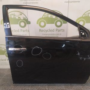 Puerta Delantera Derecha Toyota Corolla G10 (06195405)