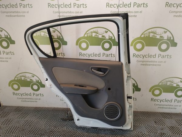 Puerta Trasera Izquierda Fiat Palio Novo (05496422)