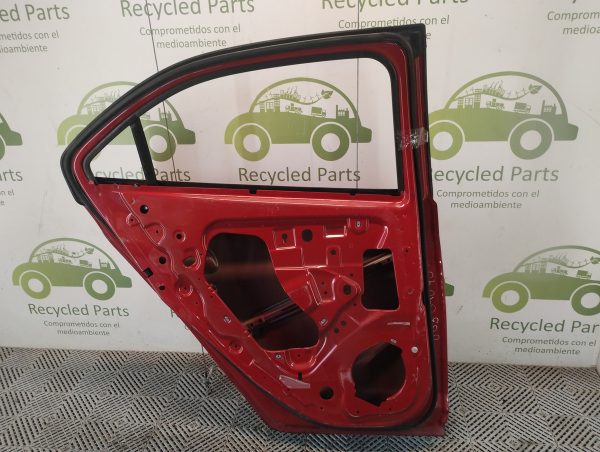 Puerta Trasera Izquierda Chevrolet Onix (05304090)