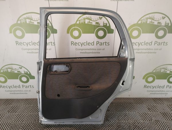 Puerta Trasera Derecha Chevrolet Corsa 2 (05972248)