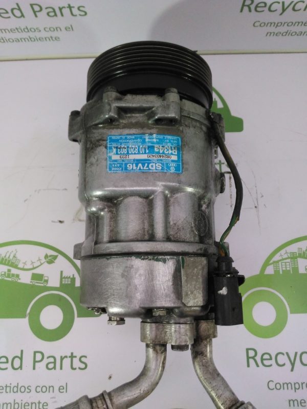 Compresor De Aire Acondicionado De Vw Golf 1.8 (03893660)
