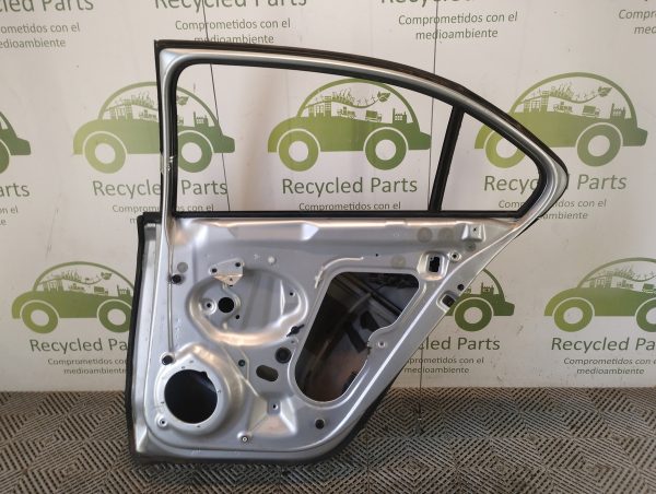 Puerta Trasera Derecha Vw Vento Li (06197833)