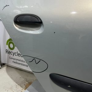Puerta Trasera Derecha Renault Clio F2 (05689872) Lp