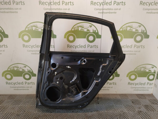 Puerta Trasera Derecha Audi A4 B8 (05706549)