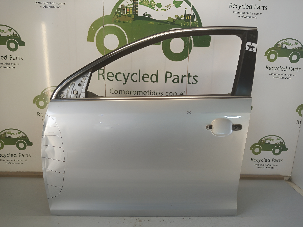 Puerta Delantera Izquierda Vw Vento Lv (03356363)