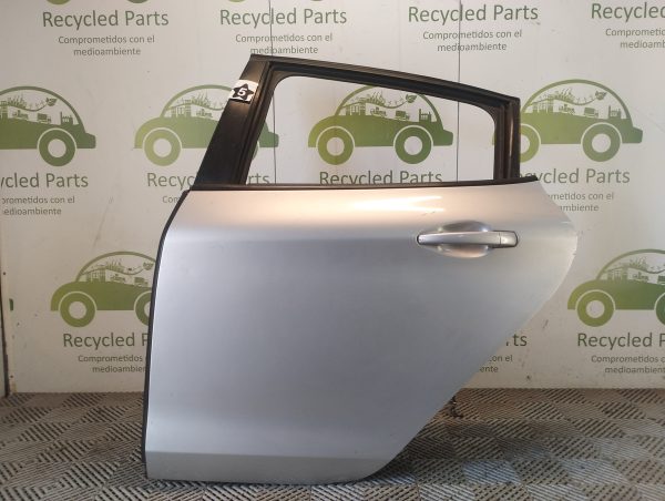 Puerta Trasera Izquierda Peugeot 208 (06081682)