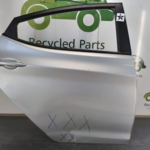 Puerta Trasera Derecha Hyundai Elantra (03463456)