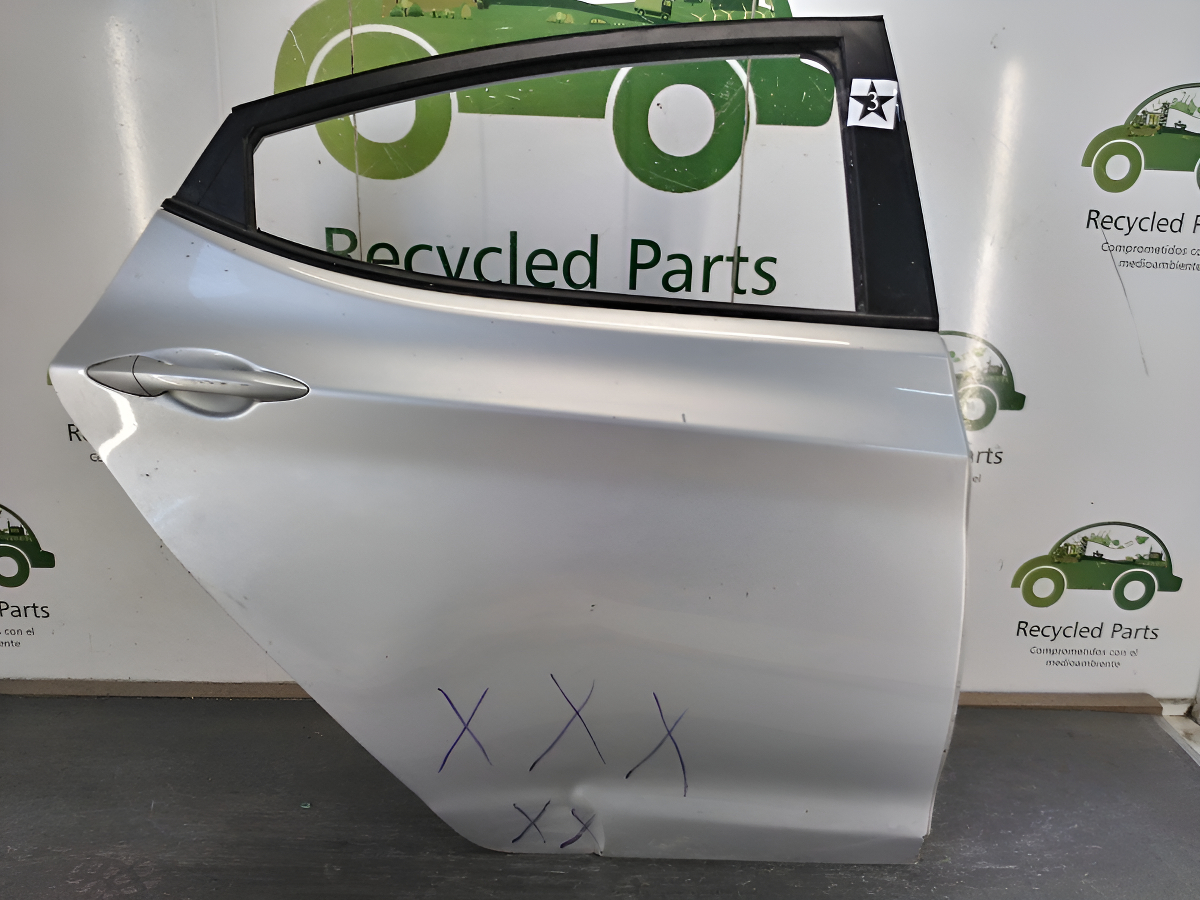 Puerta Trasera Derecha Hyundai Elantra (03463456)