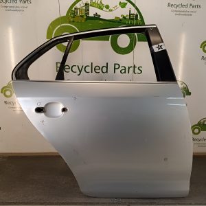 Puerta Trasera Derecha Vw Vento Lv (04473404)