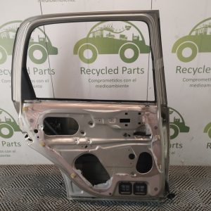 Puerta Trasera Izquierda Chevrolet Corsa (05840550)