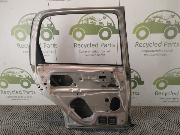Puerta Trasera Izquierda Chevrolet Corsa (05840550)