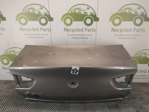 Tapa De Baul Fiat Siena F3 (05800871)