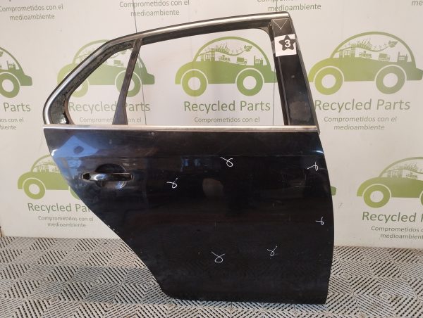 Puerta Trasera Derecha Vw Vento Lv (05235675)