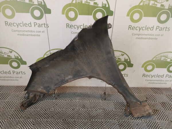Guardabarro Derecho Toyota Hilux Ln (03524229)