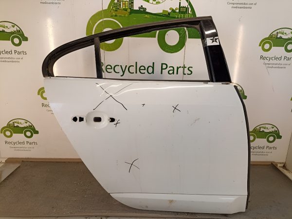 Puerta Trasera Derecha Renault Fluence (04500615)