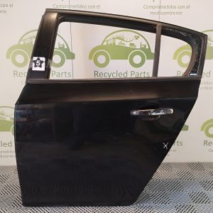 Puerta Trasera Izquierda Chevrolet Cruze 5p (05041021)