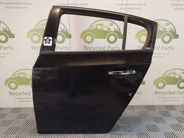 Puerta Trasera Izquierda Chevrolet Cruze 5p (05041021)