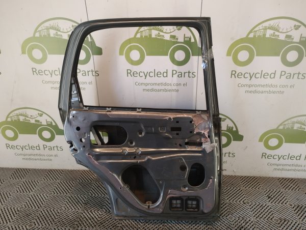 Puerta Trasera Izquierda Chevrolet Corsa (06176903)