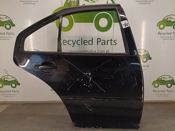 Puerta Trasera Derecha Vw Bora (02606037)