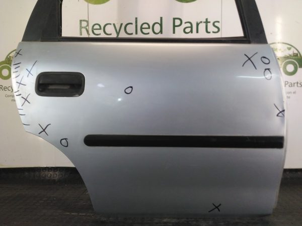 Puerta Trasera Derecha Chevrolet Corsa (04635032)