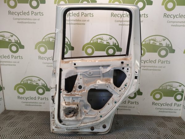 Puerta Trasera Derecha Fiat Idea Adv Ln (05379886)