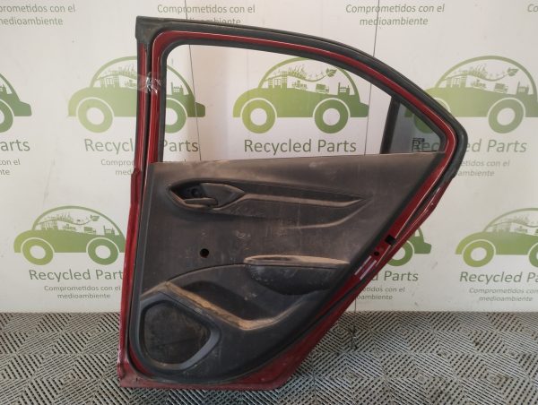 Puerta Trasera Derecha Chevrolet Onix (05585844)