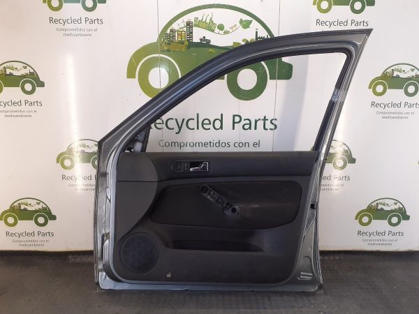 Puerta Delantera Derecha Vw Bora (04422088)