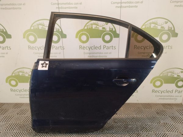 Puerta Trasera Izquierda Vw Vento Li (05985059)