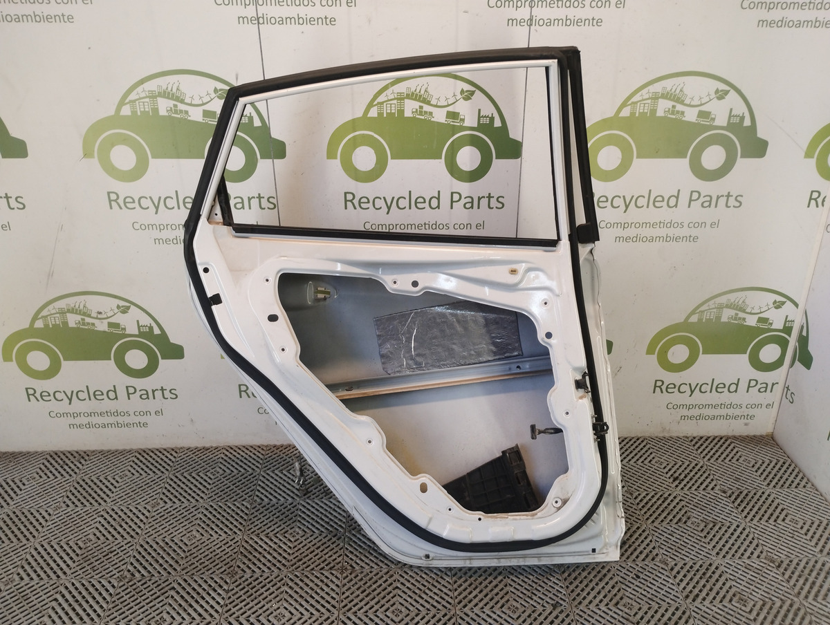 Puerta Trasera Izquierda Ford Fiesta Kd 5p (06239220)