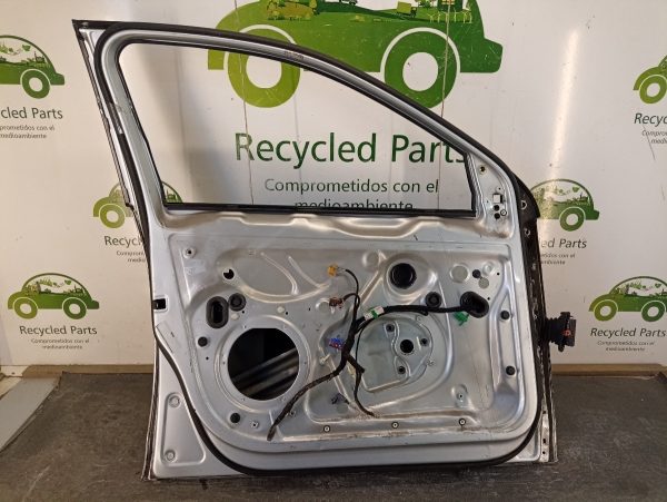 Puerta Delantera Izquierda Vw Vento Lv (04435380) Lp