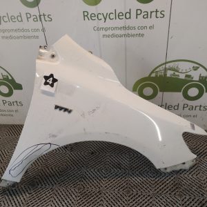 Guardabarro Derecho Toyota Corolla G10 (06131643)