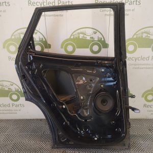 Puerta Trasera Izquierda Chevrolet Tracker Ln (05658276)