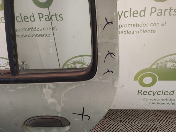 Puerta Trasera Izquierda Renault Clio 2 (06352435)