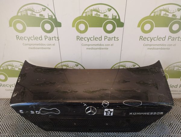 Tapa De Baul Mercedes Benz C230 (01038490)
