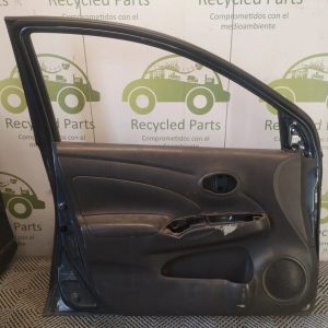 Puerta Delantera Izquierda Nissan Versa (06729862)