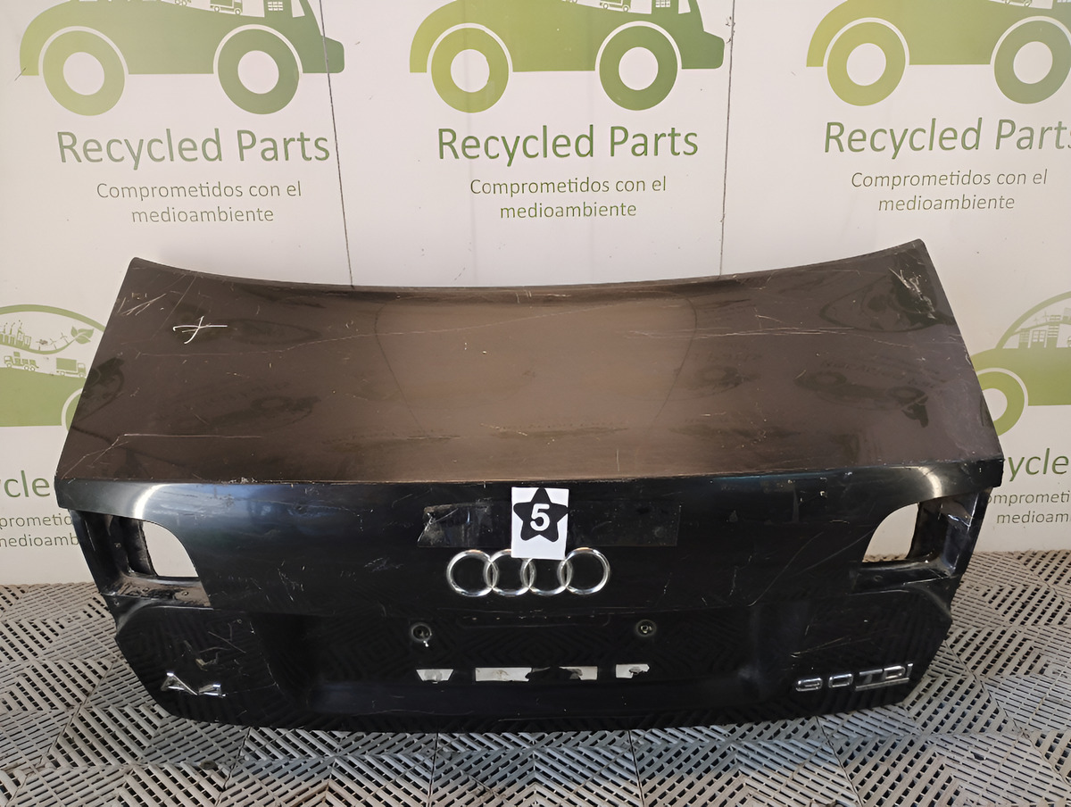 Tapa De Baul Audi A4 B7 (02100576)