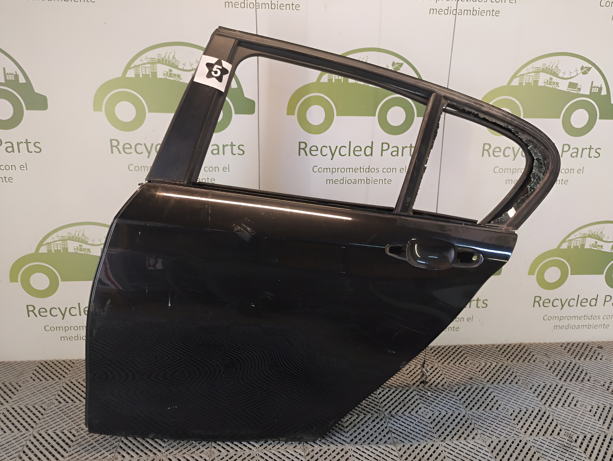 Puerta Trasera Izquierda Bmw 116 (03056473)