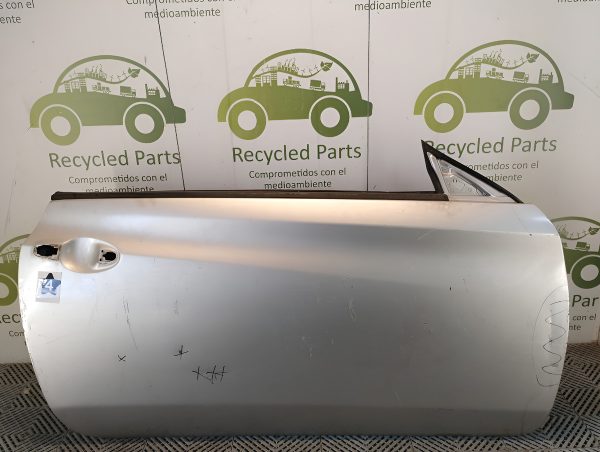 Puerta Delantera Derecha Hyundai Genesis (04143769)
