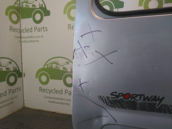 Puerta Trasera Derecha Renault Kangoo (04021520)