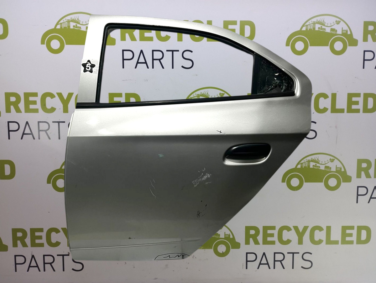 Puerta Trasera Izquierda Chevrolet Onix (05768145) Lp