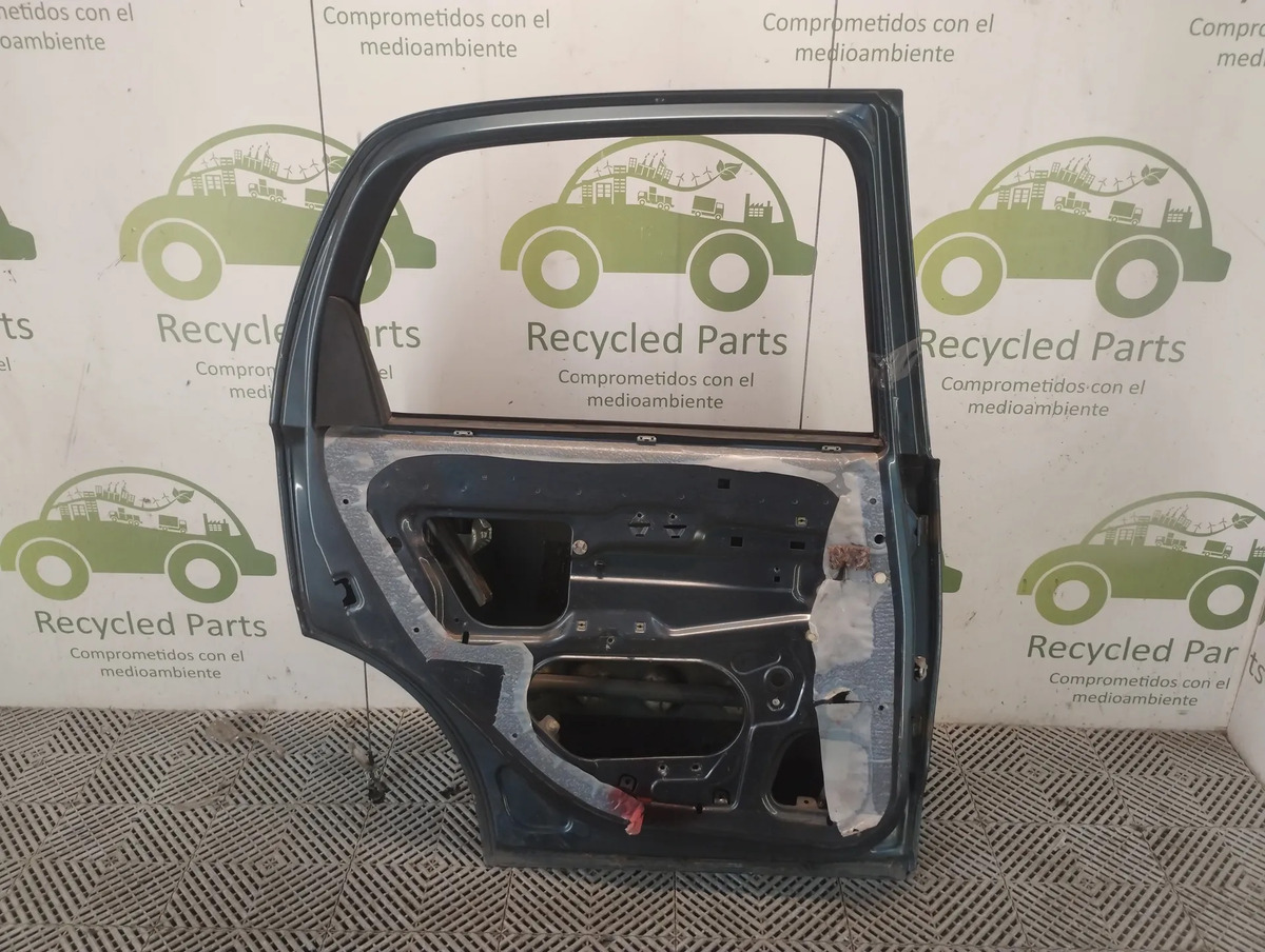 Puerta Trasera Izquierda Chevrolet Corsa 2 (05322984)