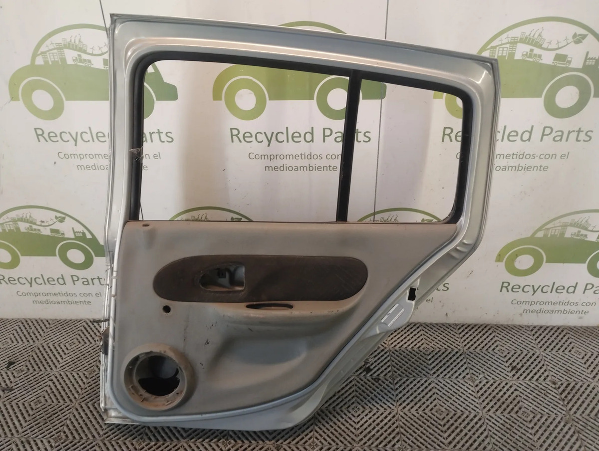 Puerta Trasera Derecha Renault Clio F2 (aa00000682)