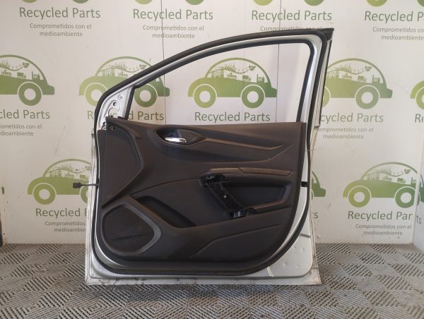 Puerta Delantera Derecha Chevrolet Spin (05738882)
