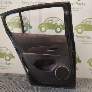 Puerta Trasera Izquierda Chevrolet Cruze 5p (05015864) Lp