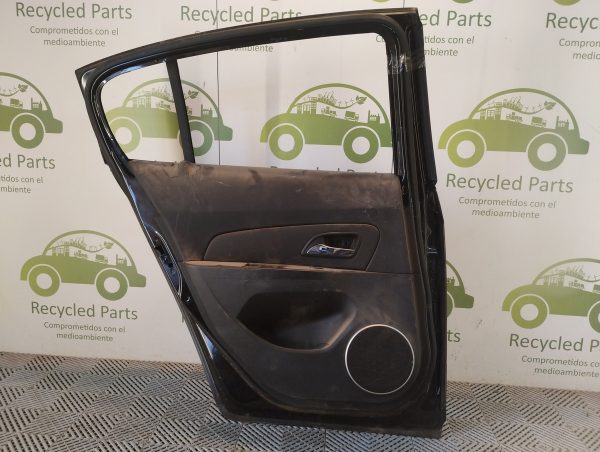 Puerta Trasera Izquierda Chevrolet Cruze 5p (05015864) Lp